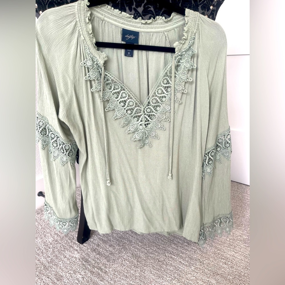 Daytrip v-neck long sleeve blouse